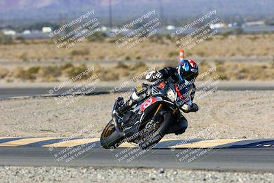 media/Jan-09-2022-SoCal Trackdays (Sun) [[2b1fec8404]]/Turn 11 (935am)/